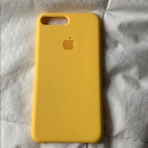 IPhone 8 plus Apple yellow silicone case